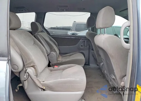 2004 Toyota Sienna Xle z USA, uszkodzony, nr VIN 5TDZA22C14S165193